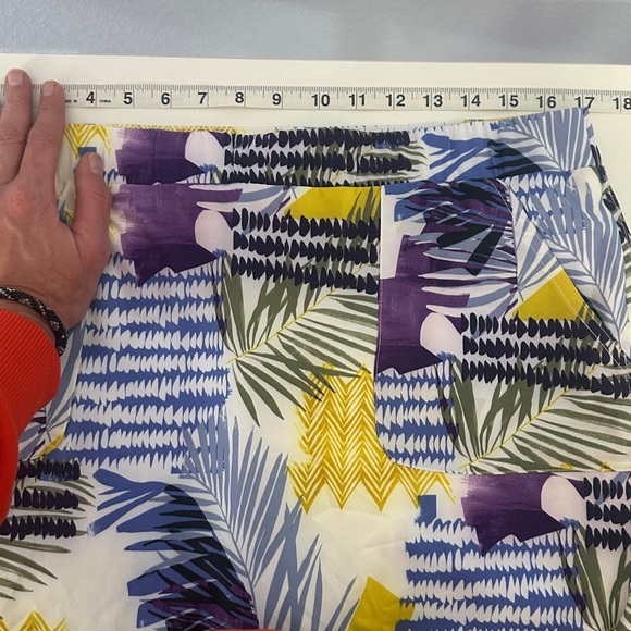 Chico's Abstract Patterned Skort - Picture 7 of 9